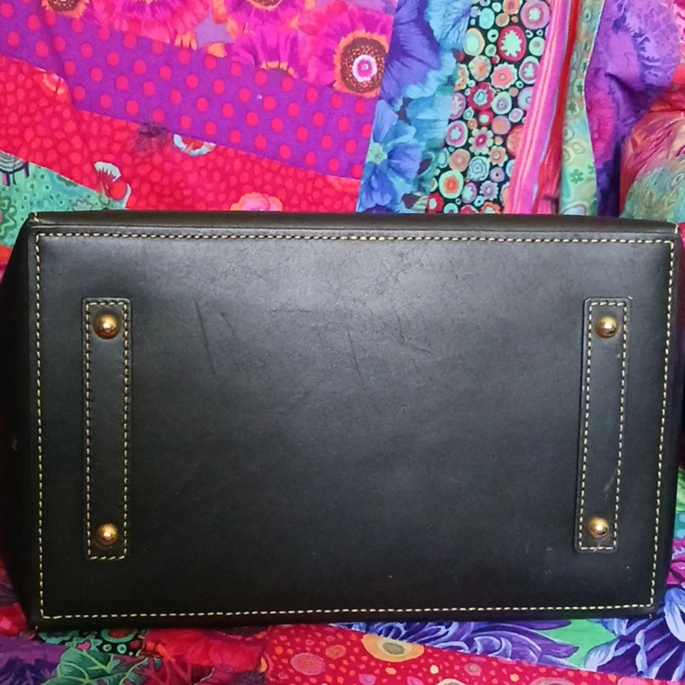 Gorgeous Black Leather Naomi Satchel - Picture 4 of 11